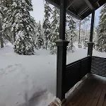 Aihki Pine Cottage,