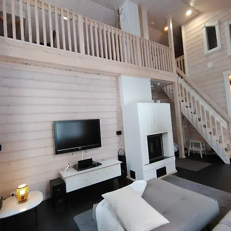 Aihki Pine Cottage, Willa
