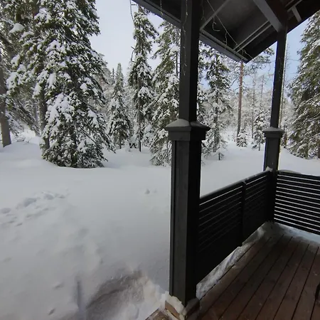 Aihki Pine Cottage,