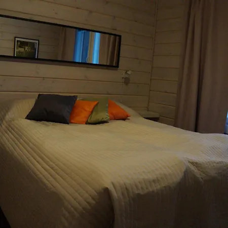 Aihki Pine Cottage, Iso-syoete Вилла
