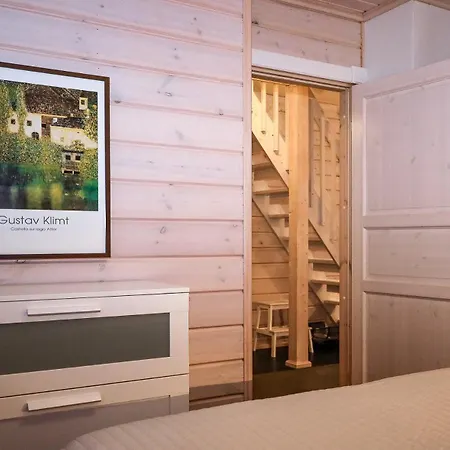 Aihki Pine Cottage, Villa *